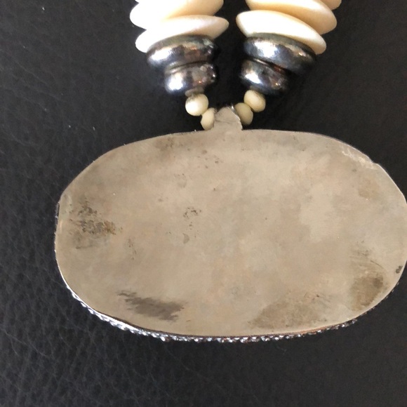 Elephants hand carved beaded with large carved Elephant Cabochon necklace EUC - Picture 6 of 8